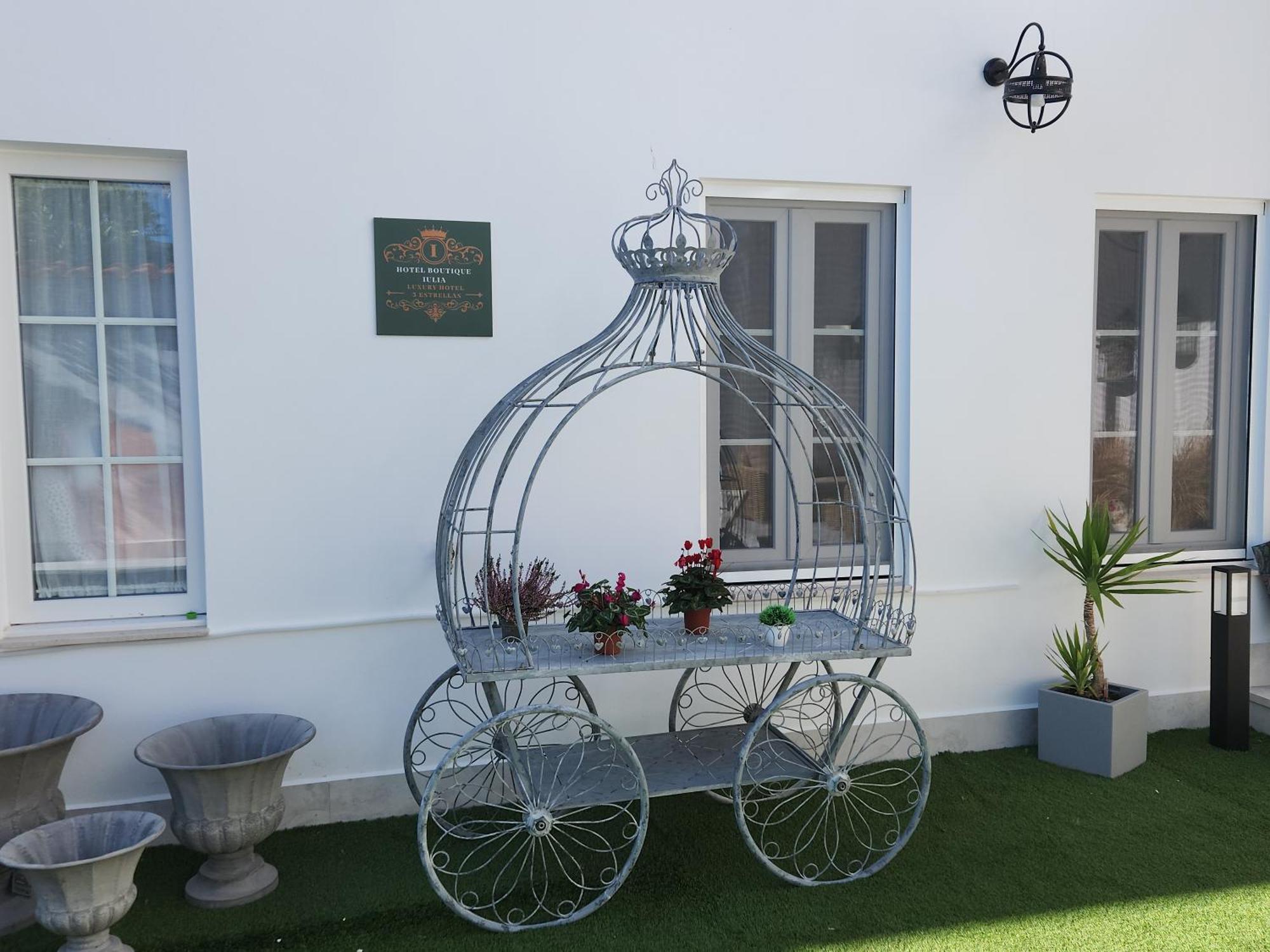 Hotel Boutique Iulia 5 Estrellas Medina de las Torres Exteriör bild