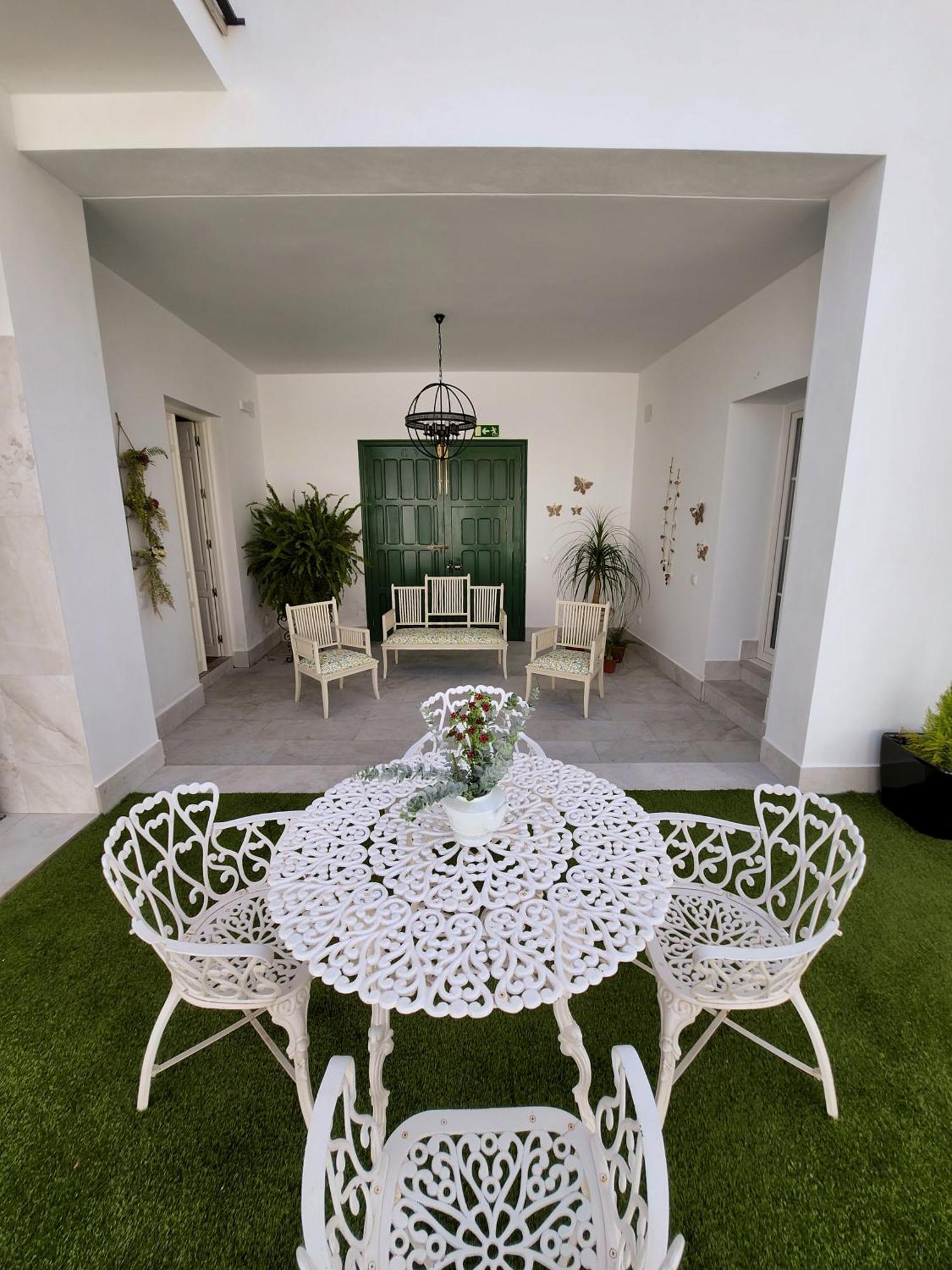 Hotel Boutique Iulia 5 Estrellas Medina de las Torres Exteriör bild